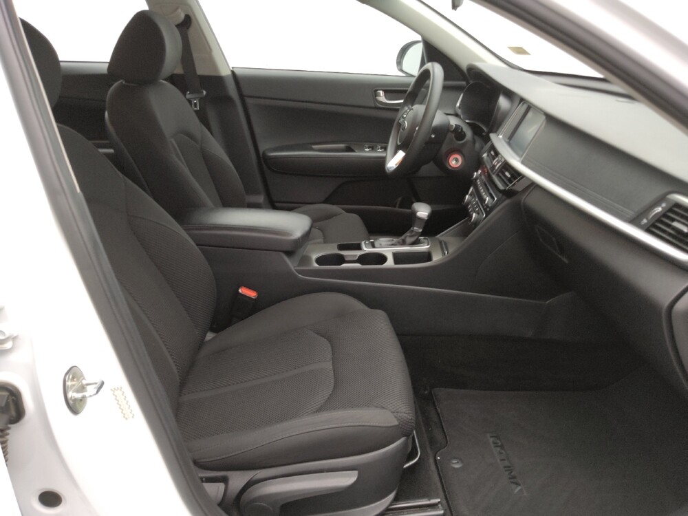 2019 Kia Optima in St. Louis, MO 63136 - 18138681 21
