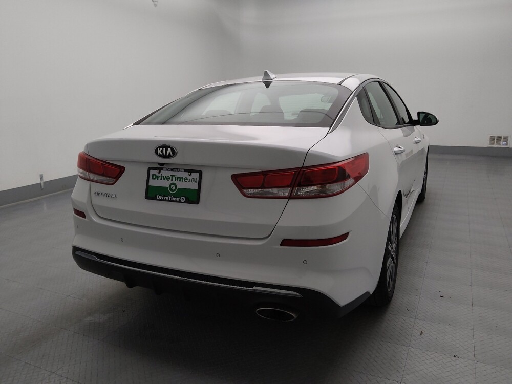 2019 Kia Optima in St. Louis, MO 63136 - 18138681 7