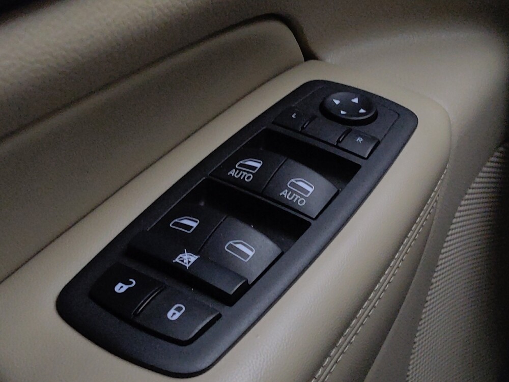2022 Jeep Grand Cherokee in St. Louis, MO 63136 - 18138682 27