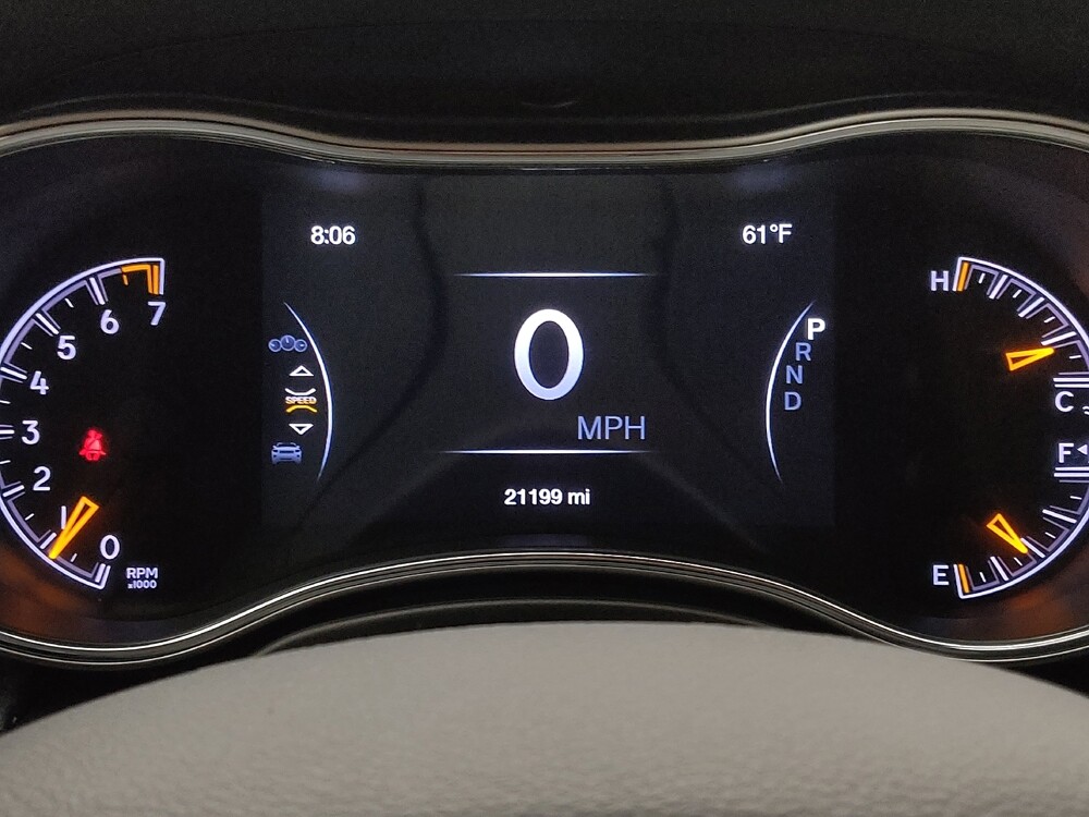 2022 Jeep Grand Cherokee in St. Louis, MO 63136 - 18138682 23
