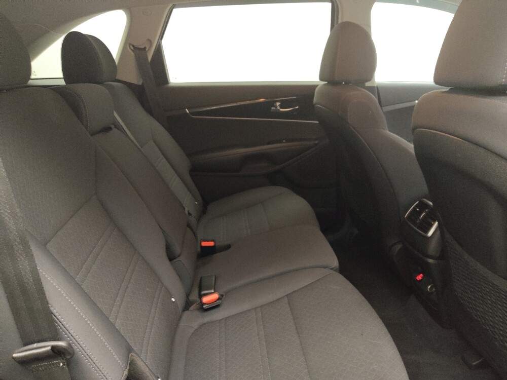 2019 Kia Sorento in Midlothian, IL 60445 - 18138685 19