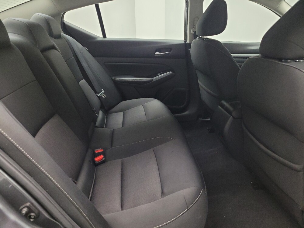 2021 Nissan Altima in Eastpointe, MI 48021 - 18138691 19