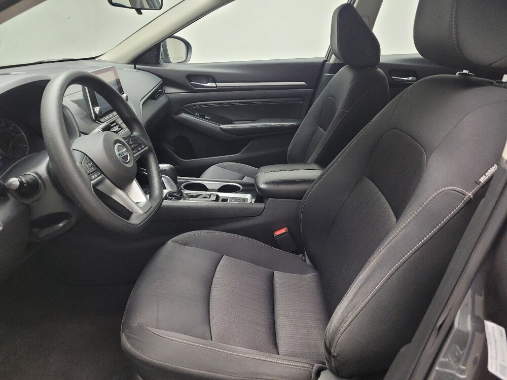 2021 Nissan Altima in Eastpointe, MI 48021 - 18138691 17