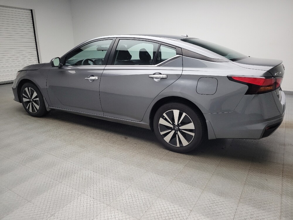 2021 Nissan Altima in Eastpointe, MI 48021 - 18138691 3