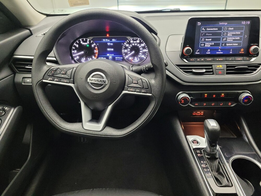2021 Nissan Altima in Eastpointe, MI 48021 - 18138691 22