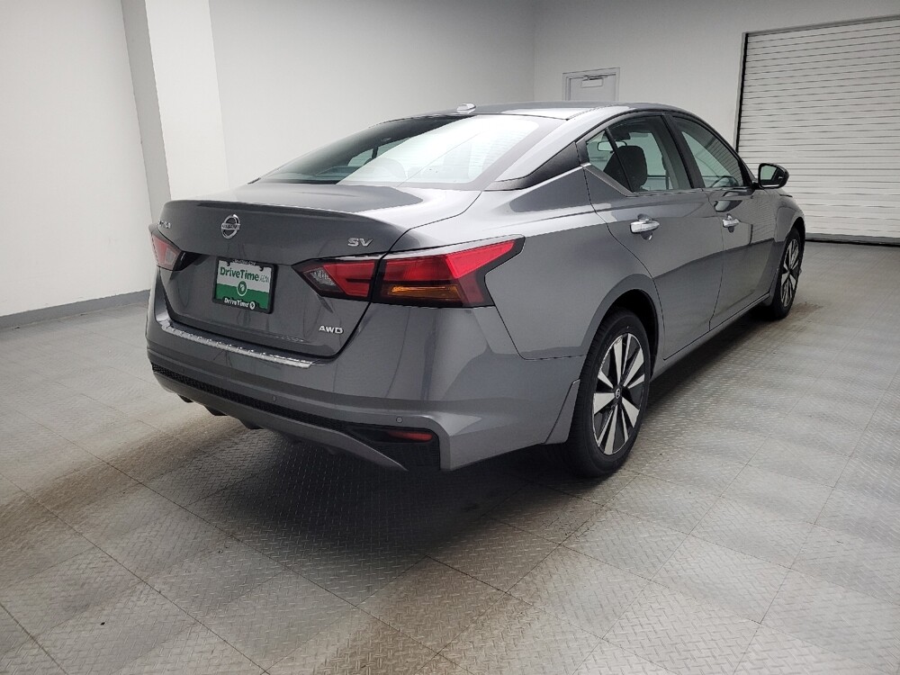 2021 Nissan Altima in Eastpointe, MI 48021 - 18138691 9