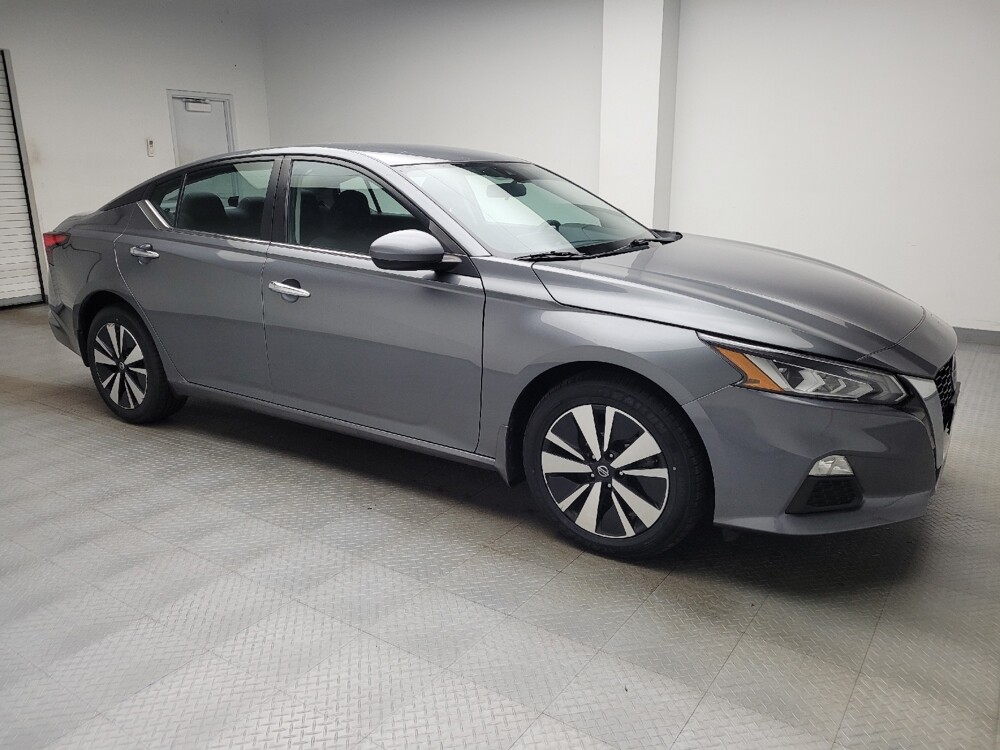2021 Nissan Altima in Eastpointe, MI 48021 - 18138691 11