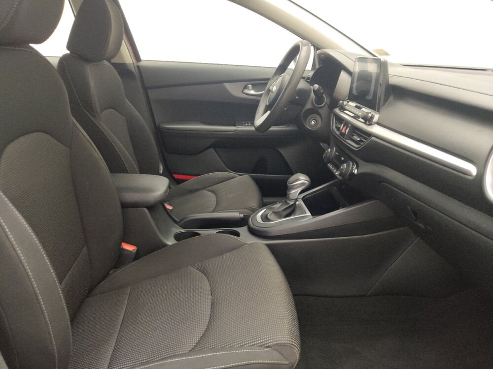 2019 Kia Forte in Gainesville, FL 32609 - 18138726 21