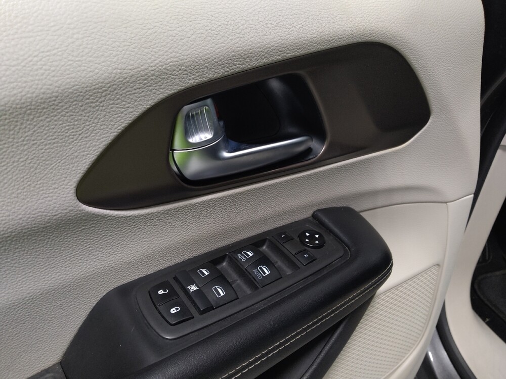 2021 Chrysler Voyager in Columbus, OH 43231 - 18138737 27