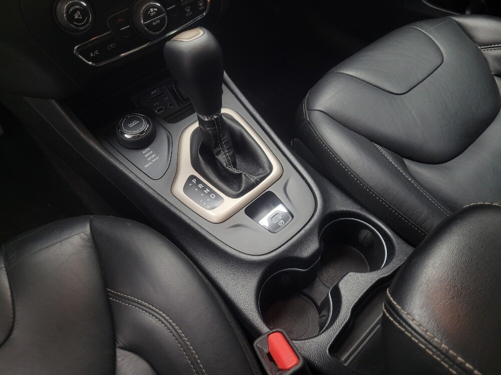 2018 Jeep Cherokee in Indianapolis, IN 46219 - 18138749 26