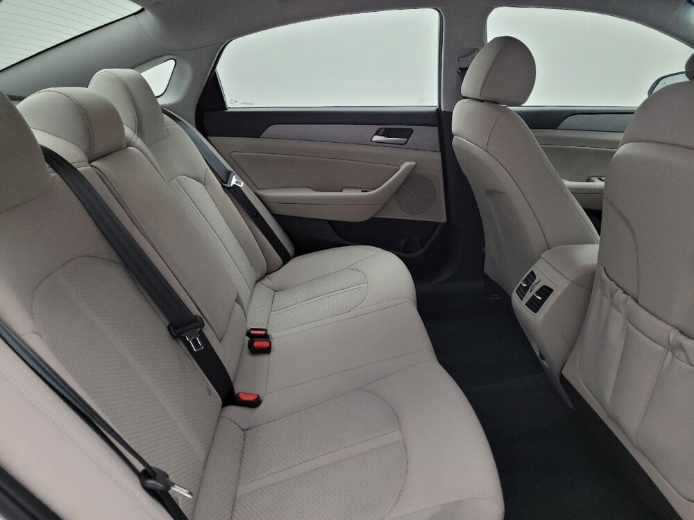2018 Hyundai Sonata in Columbus, OH 43231 - 18138754 19