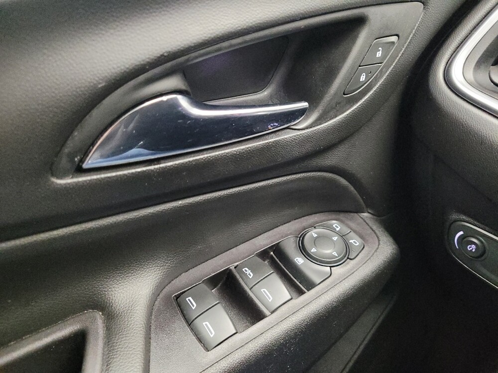 2019 Chevrolet Equinox in Taylor, MI 48180 - 18138780 27