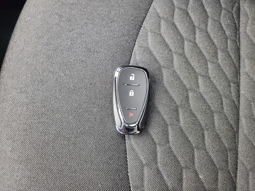 2019 Chevrolet Equinox in Taylor, MI 48180 - 18138780 32