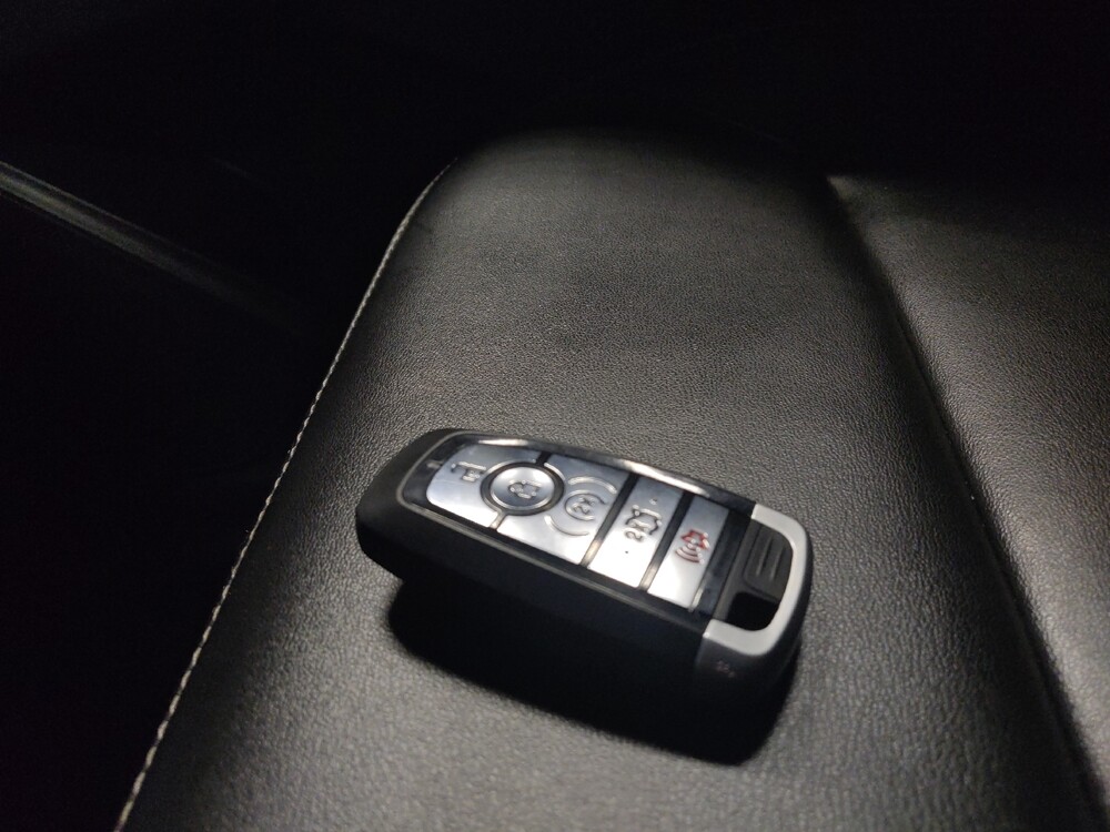 2022 Ford Explorer in Tucson, AZ 85705 - 18138790 32