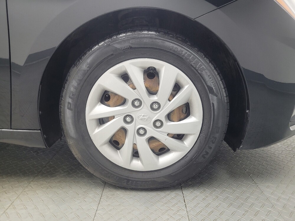 2019 Hyundai Elantra in Indianapolis, IN 46222 - 18138838 31