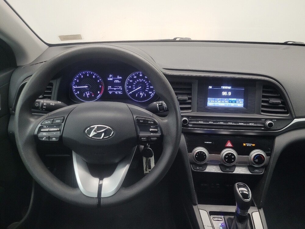 2019 Hyundai Elantra in Indianapolis, IN 46222 - 18138838 22