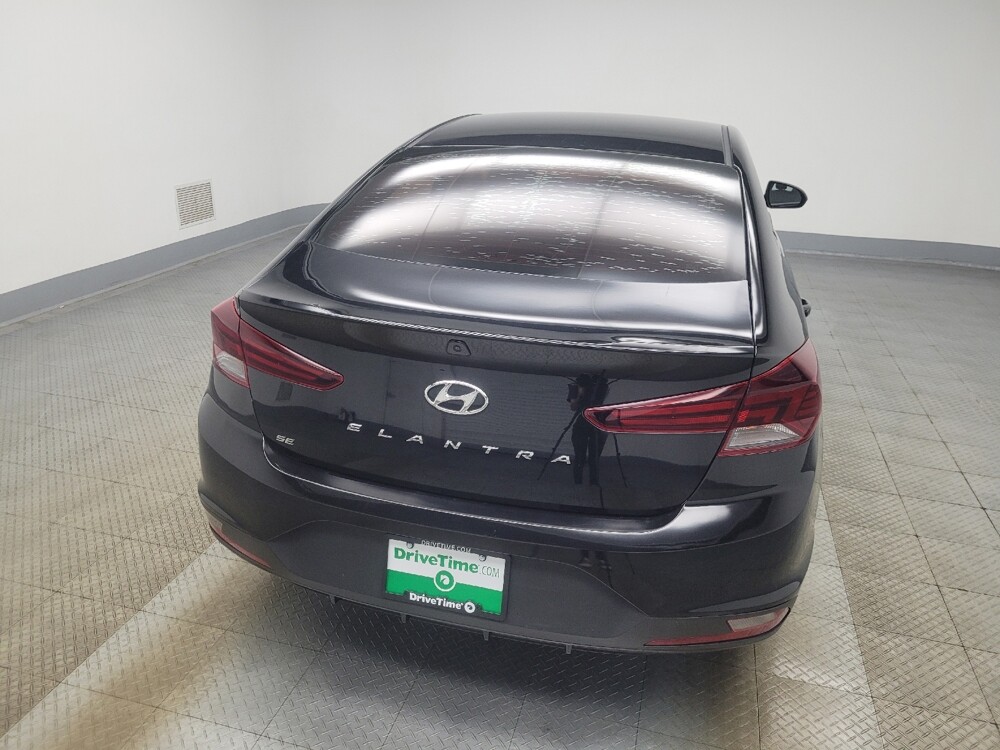 2019 Hyundai Elantra in Indianapolis, IN 46222 - 18138838 7