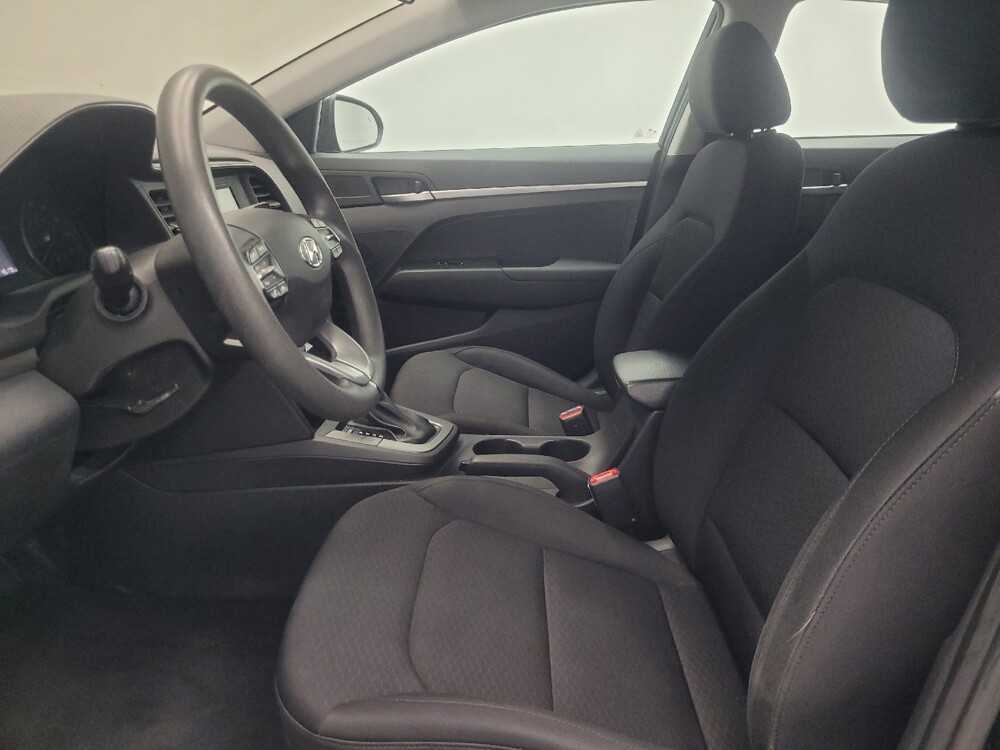 2019 Hyundai Elantra in Indianapolis, IN 46222 - 18138838 17