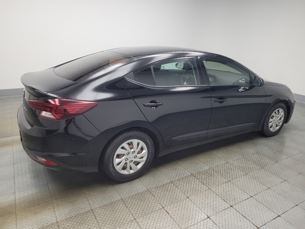 2019 Hyundai Elantra in Indianapolis, IN 46222 - 18138838 10