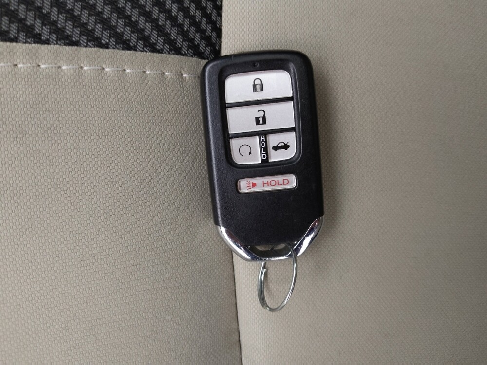 2017 Honda Civic in Independence, MO 64055 - 18138857 32