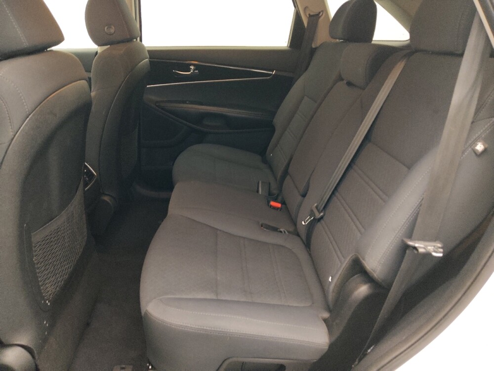 2019 Kia Sorento in Sanford, FL 32773 - 18138887 18