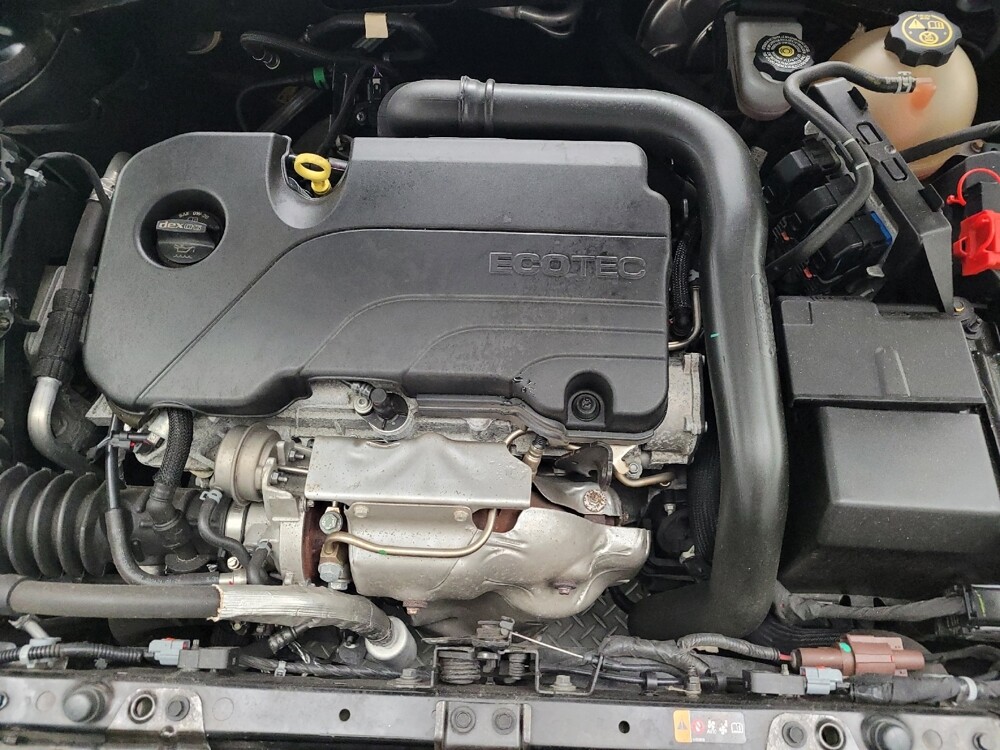 2022 Chevrolet Malibu in Eastpointe, MI 48021 - 18138888 30