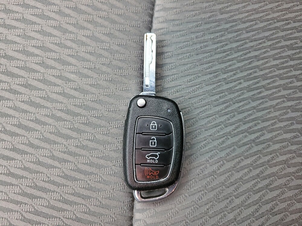 2018 Hyundai Santa Fe in Grand Rapids, MI 49508 - 18138889 32