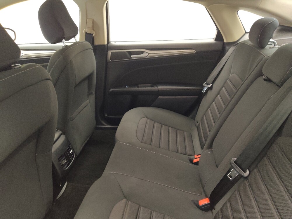 2020 Ford Fusion in Midlothian, IL 60445 - 18138910 18