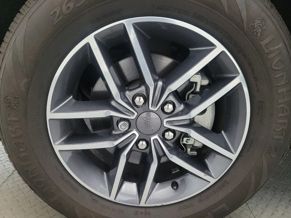 2019 Jeep Grand Cherokee in Phoenix, AZ 85015 - 18138915 31