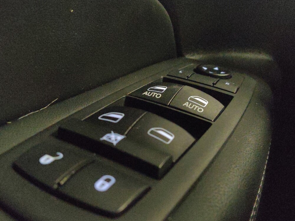 2019 Jeep Grand Cherokee in Phoenix, AZ 85015 - 18138915 27