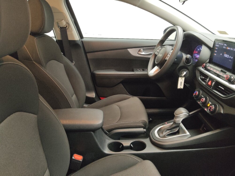 2023 Kia Forte in Lombard, IL 60148 - 18138958 21