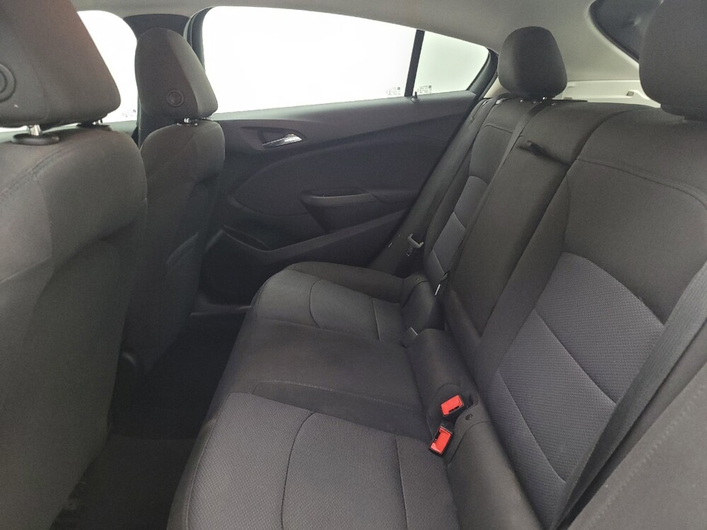 2018 Chevrolet Cruze in Memphis, TN 38115 - 18138964 18