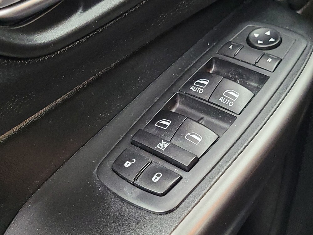 2020 Jeep Cherokee in Memphis, TN 38128 - 18138965 27