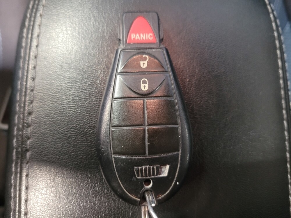 2020 Jeep Cherokee in Downey, CA 90241 - 18138973 32