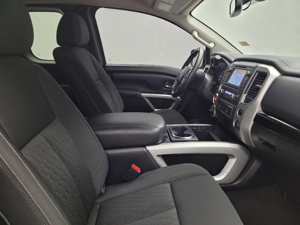 2017 Nissan Titan in Fairfield, OH 45014 - 18139002 21