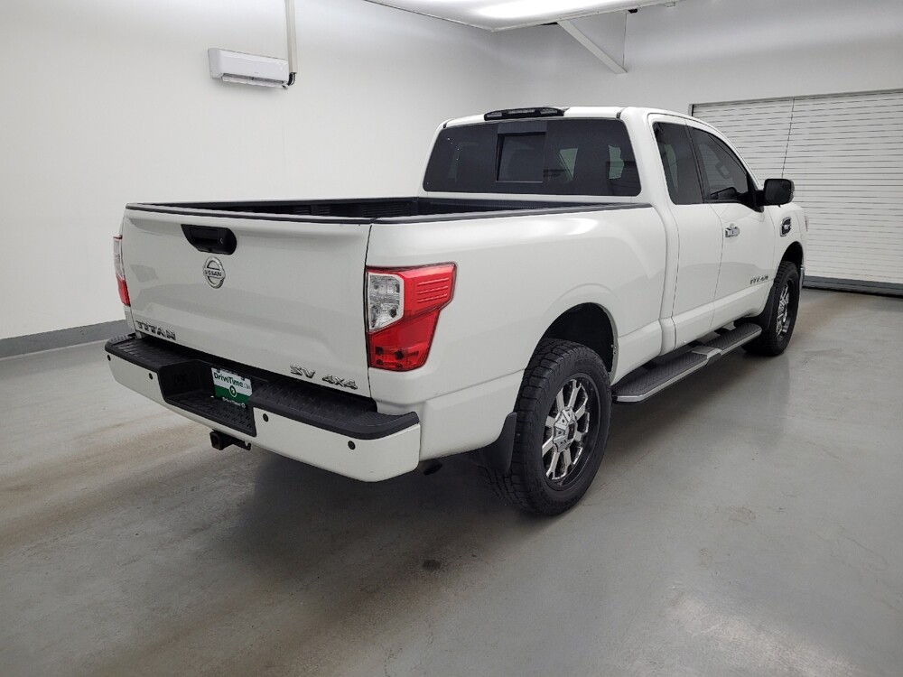 2017 Nissan Titan in Fairfield, OH 45014 - 18139002 9