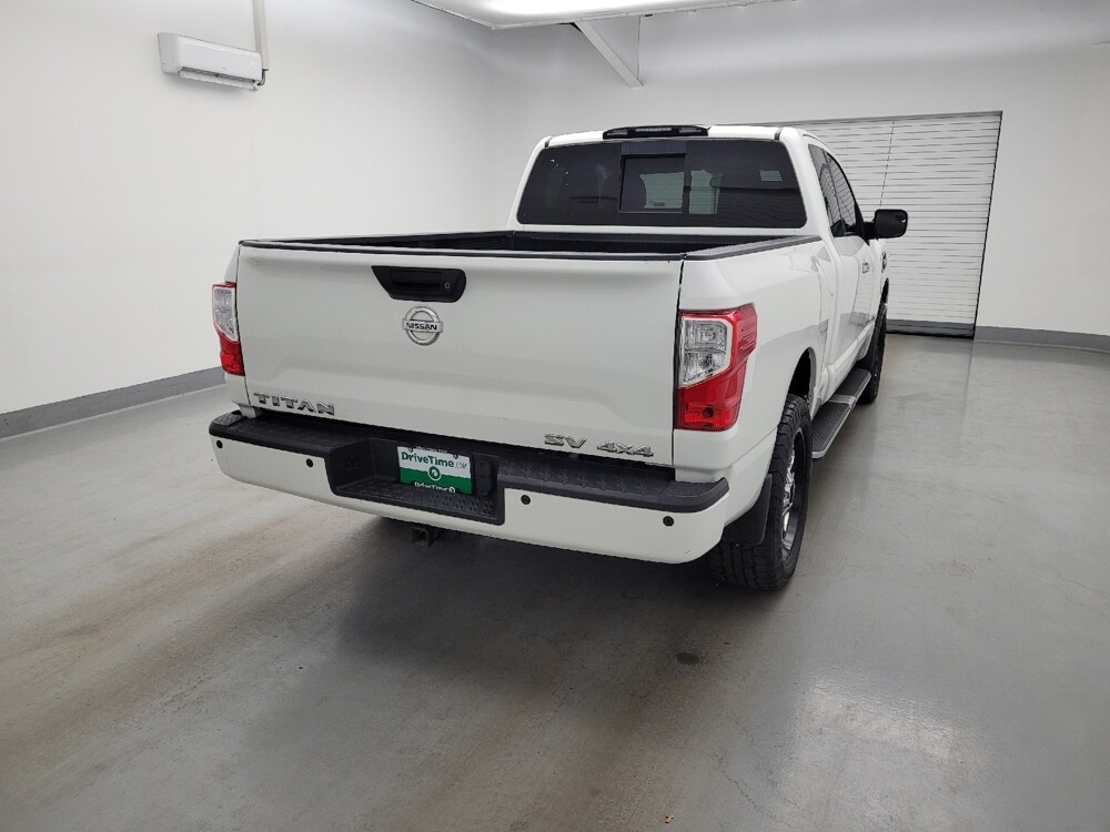 2017 Nissan Titan in Fairfield, OH 45014 - 18139002 7