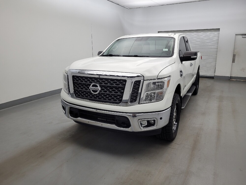 2017 Nissan Titan in Fairfield, OH 45014 - 18139002 15