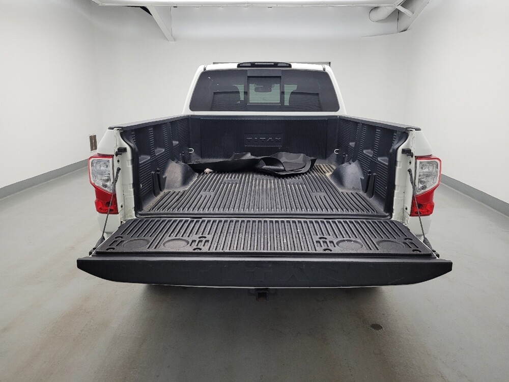 2017 Nissan Titan in Fairfield, OH 45014 - 18139002 29