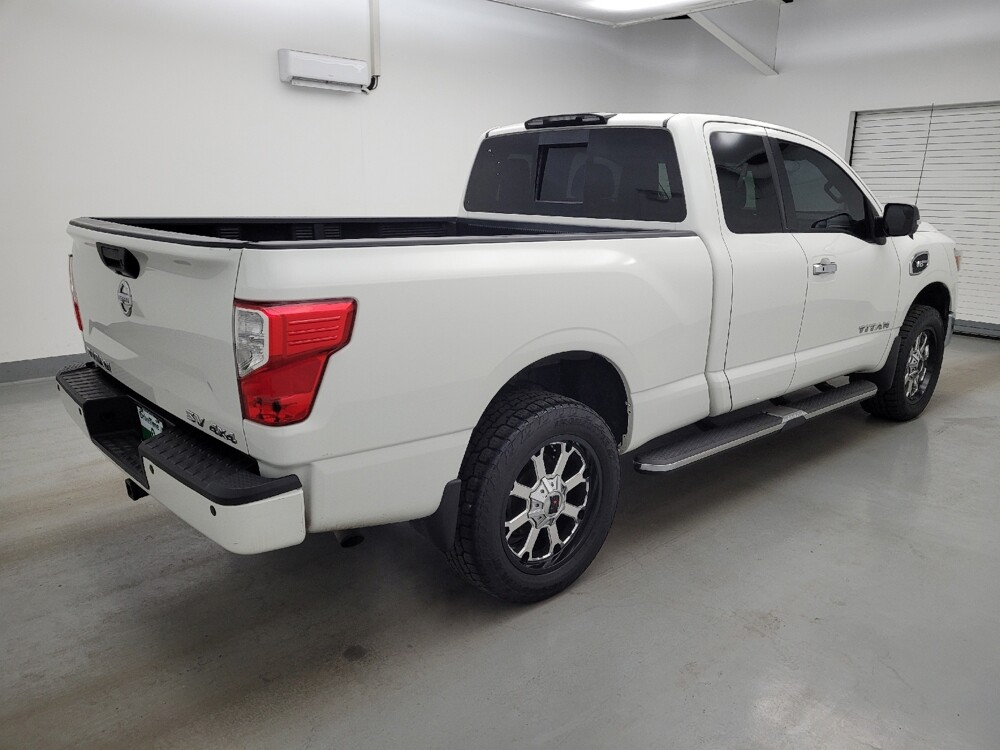 2017 Nissan Titan in Fairfield, OH 45014 - 18139002 10