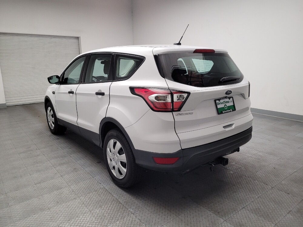 2017 Ford Escape in Fresno, CA 93726 - 18139013 5