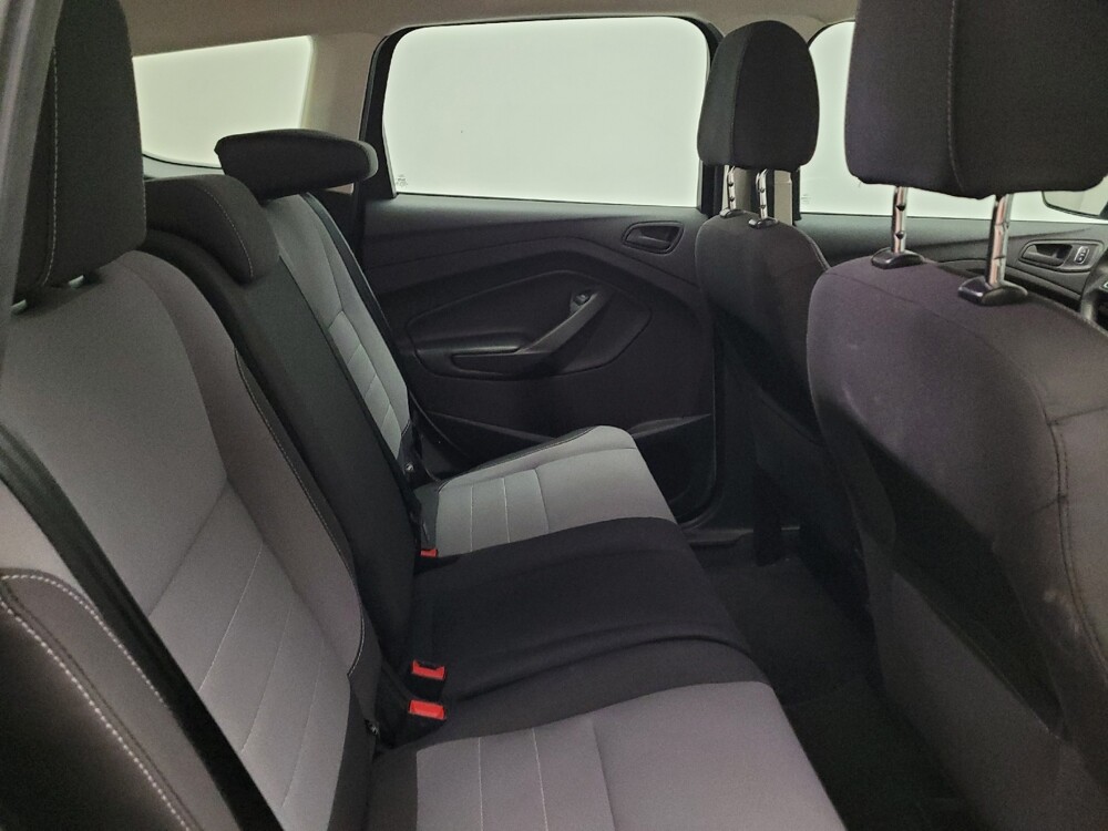2017 Ford Escape in Fresno, CA 93726 - 18139013 19