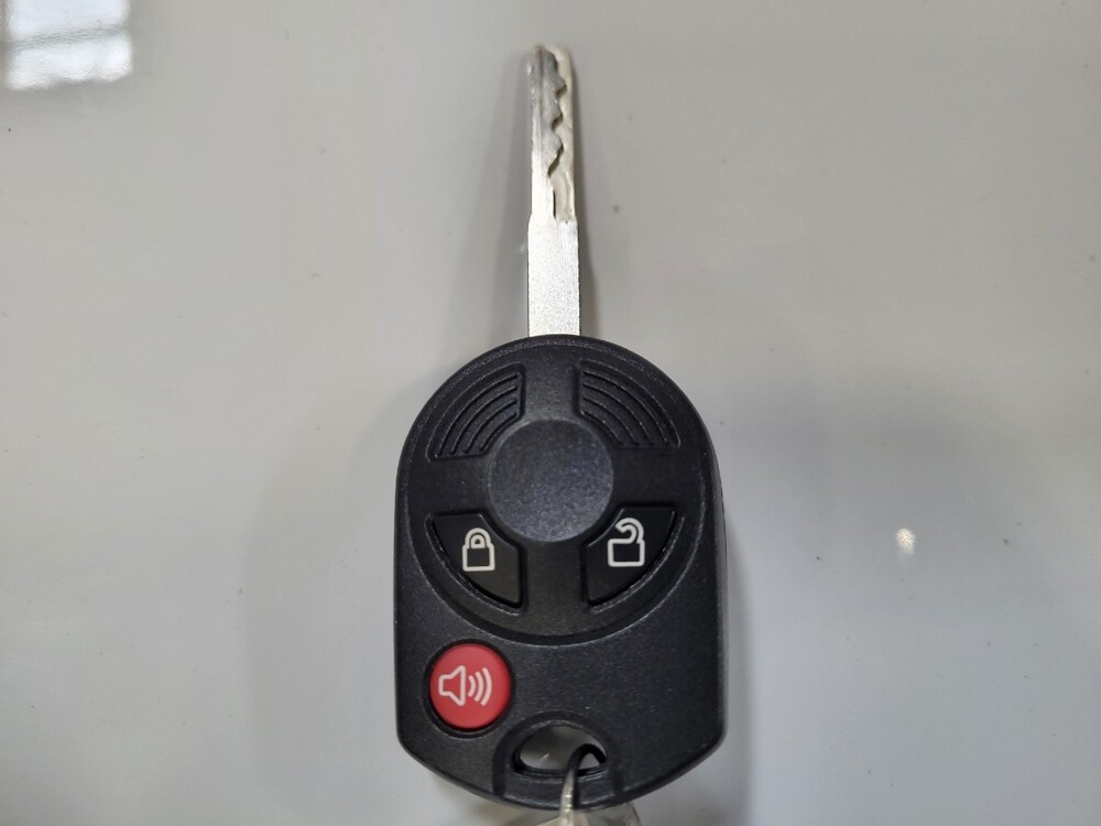 2017 Ford Escape in Fresno, CA 93726 - 18139013 32