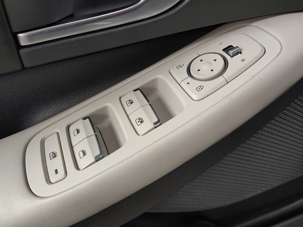 2023 Hyundai Sonata in Greenville, SC 29607 - 18139014 27