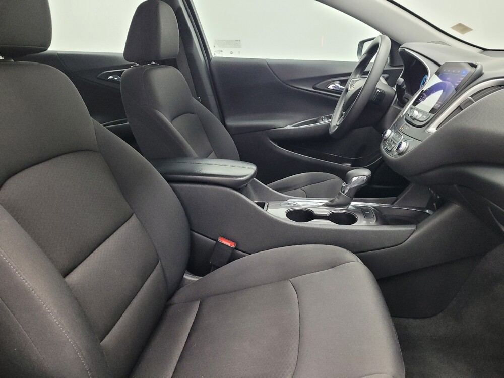 2022 Chevrolet Malibu in Las Vegas, NV 89102 - 18139015 21