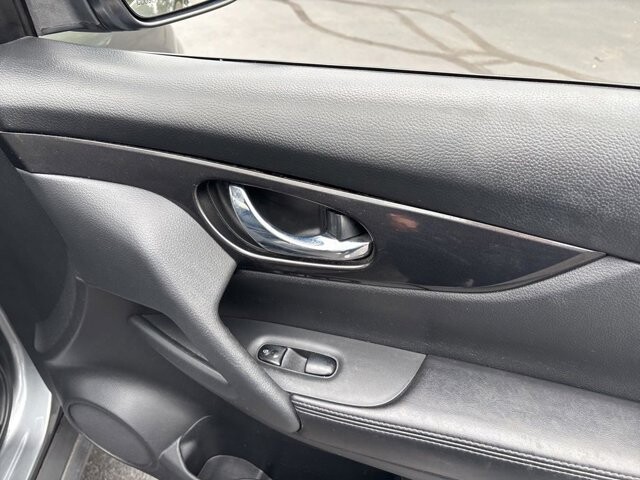 2018 Nissan Rogue in Marysville, OH 43040 - 18139039 40