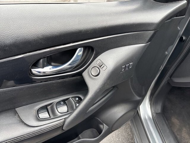 2018 Nissan Rogue in Marysville, OH 43040 - 18139039 13