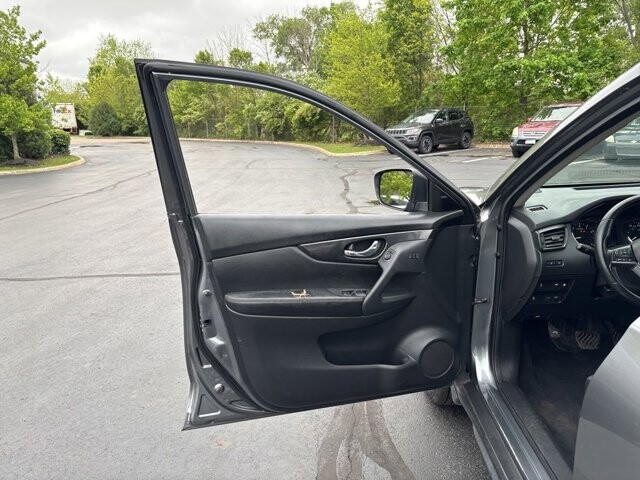2018 Nissan Rogue in Marysville, OH 43040 - 18139039 12
