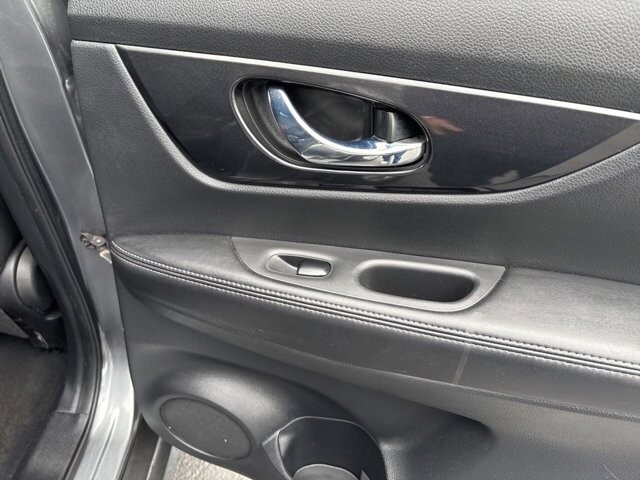 2018 Nissan Rogue in Marysville, OH 43040 - 18139039 37