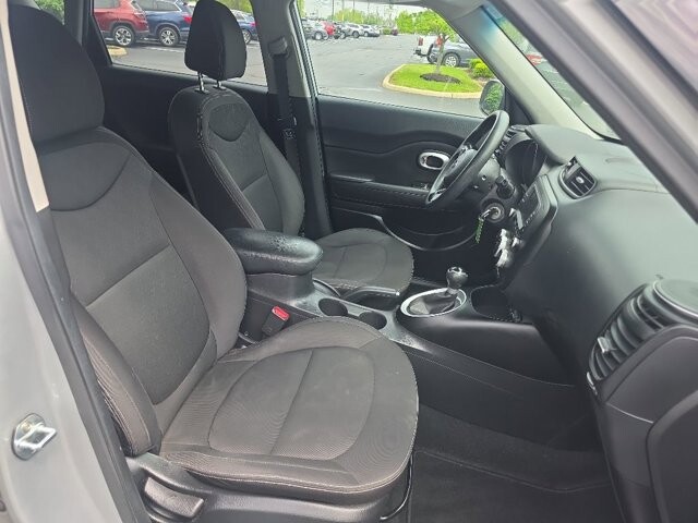 2017 Kia Soul in Marysville, OH 43040 - 18139040 28